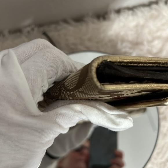 Coach Signature Clutch Wallet - Brown and Gold - Picture 14 of 16